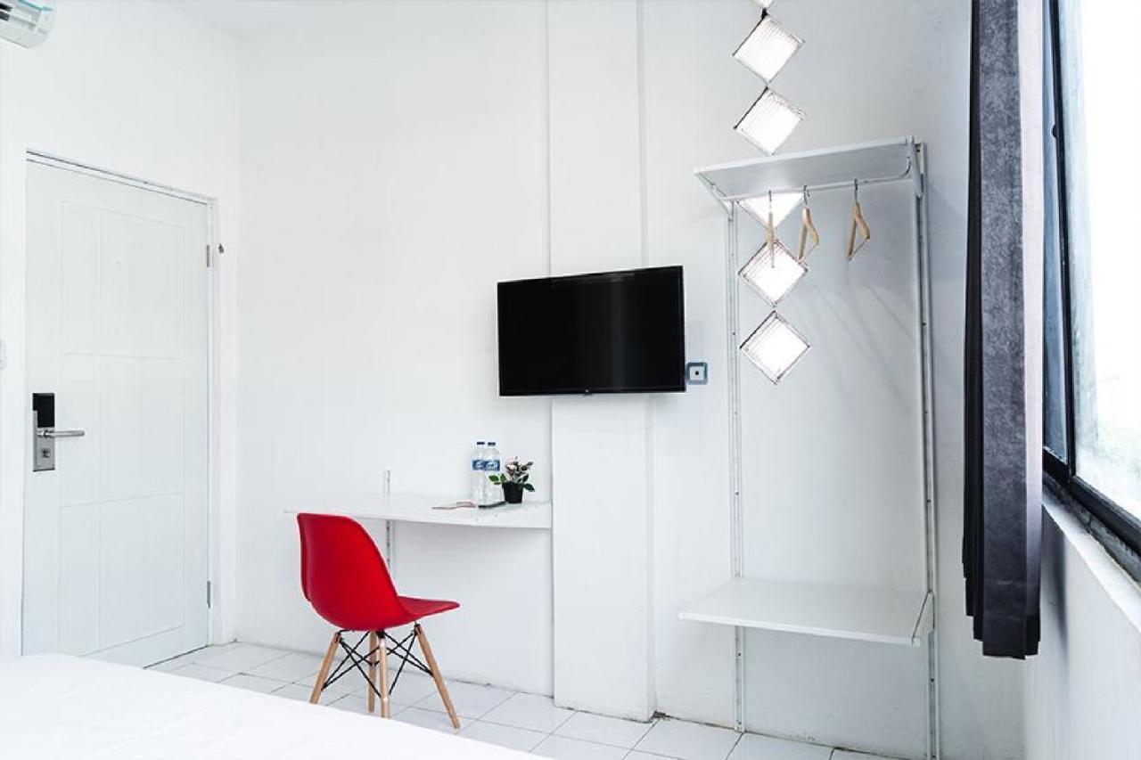 Reddoorz Near Seasons City Mall Джакарта Экстерьер фото