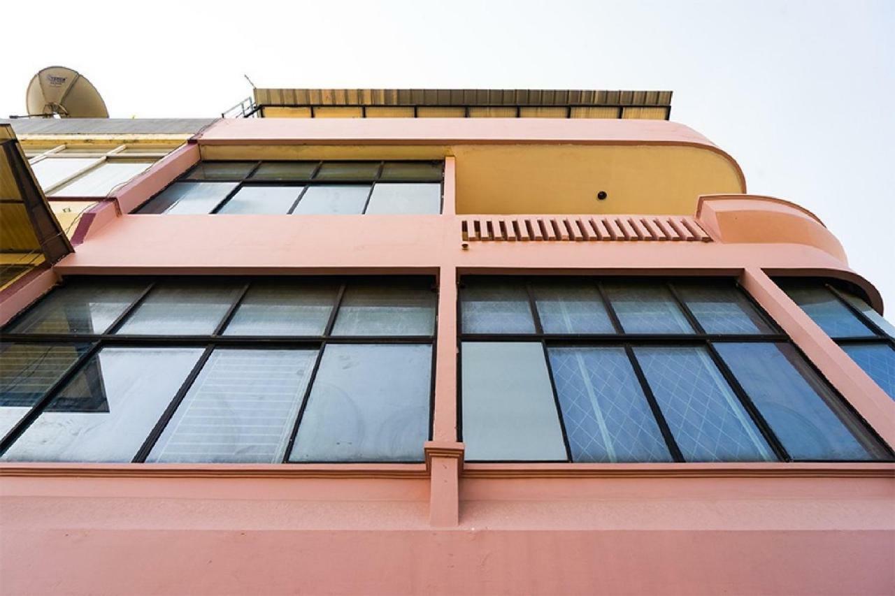 Reddoorz Near Seasons City Mall Джакарта Экстерьер фото