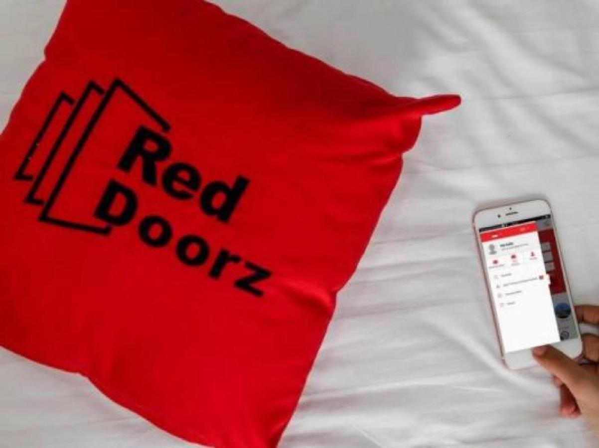Reddoorz Near Seasons City Mall Джакарта Экстерьер фото